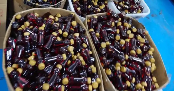 Đột kích cơ sở sản xuất gia vị lẩu giả bán cho nhiều nhà hàng lớn, đã tiêu thụ đến 6,5 triệu chai, tổng số tiền liên quan hơn 51 tỷ đồng avatar1751371792042 1751371793258236081101jpg