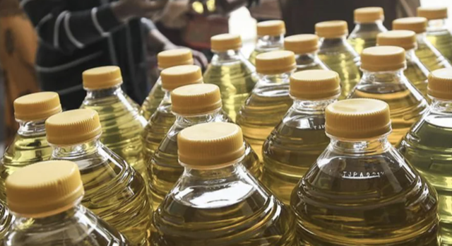 Đột kích căn nhà rộng 100m2, tịch thu 15 tấn dầu ăn giả gắn mác thương hiệu nổi tiếng, chủ cơ sở tuyên bố: ‘Tôi cũng ăn mà, có sao đâu!’- Ảnh 1.