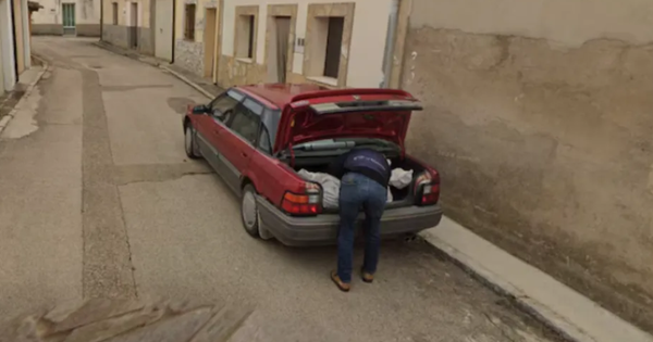 Google Maps không chỉ giúp “quay về quá khứ” mà còn tìm ra ông trùm mafia, thi thể nạn nhân và hơn thế nữa: Những kỳ án rùng mình nhất được phát hiện avatar1751517412306 17515174130411088308834 0 26 653 1071 crop 17515174376191692755104png