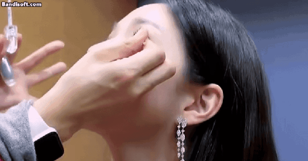 Mỹ nhân Hàn mượn cớ quảng bá phim mới để gặp tình cũ: Sơ hở là "thả thính", đồng nghiệp xem mà ngại avatar1751776006459 17517760068321081134960 0 0 422 806 crop 1751776228748250617361gifpng