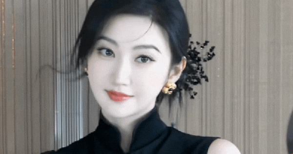 Nữ diễn viên được mệnh danh là "đóa hoa phú quý của nhân gian" khiến cả Cbiz nghiêng mình vì bóng lưng avatar1751946232542 1751946241961721624022 1 0 315 600 crop 17519462590171402975296png