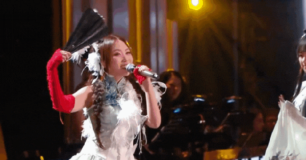 Phương Mỹ Chi khiến tài tử Hoàn Châu Cách Cách sững người, không khép miệng nổi trên truyền hình Trung Quốc avatar1752242557042 17522425585321642894700 0 0 335 640 crop 1752242663896877716619gifpng