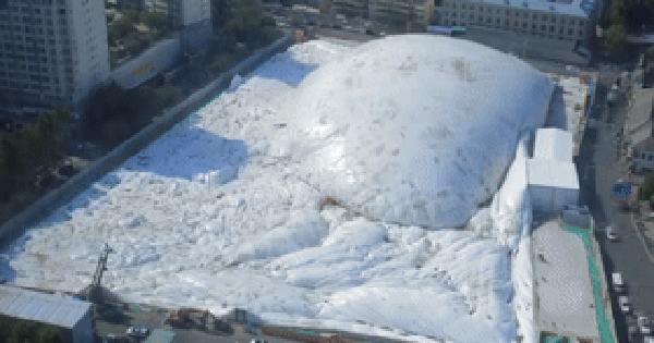 Thế giới phải thốt lên: Đúng là "Công nghệ Trung Hoa" - Quả bóng bơm hơi cao 50m này đang gây sốt khắp nơi avatar1752243158381 1752243158586111969565 28 0 228 320 crop 1752243195036704167061gifpng