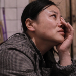 Người phụ nữ sống trong căn hộ 20 năm, bất ngờ nhận thông báo niêm phong tài sản của tòa án: nhà này thuộc về hàng xóm, không phải của bà avatar1752287964936 17522879657481859252860png