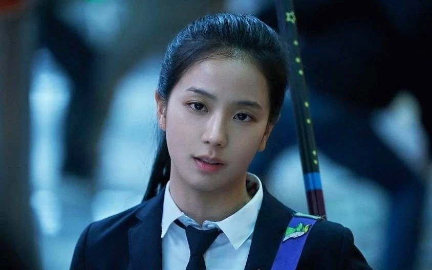 Khán giả xấu hổ thay cho Jisoo (BlackPink)