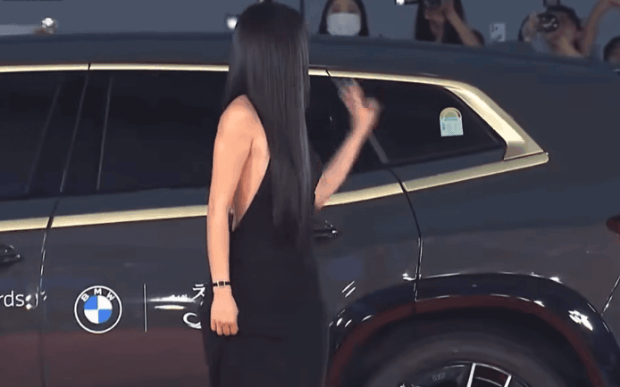 Nữ thần đẹp nhất Rồng Xanh 2025 đây rồi: Bóng lưng thôi cũng thấy sang chảnh, soi cận cảnh mới thấy khủng khiếp