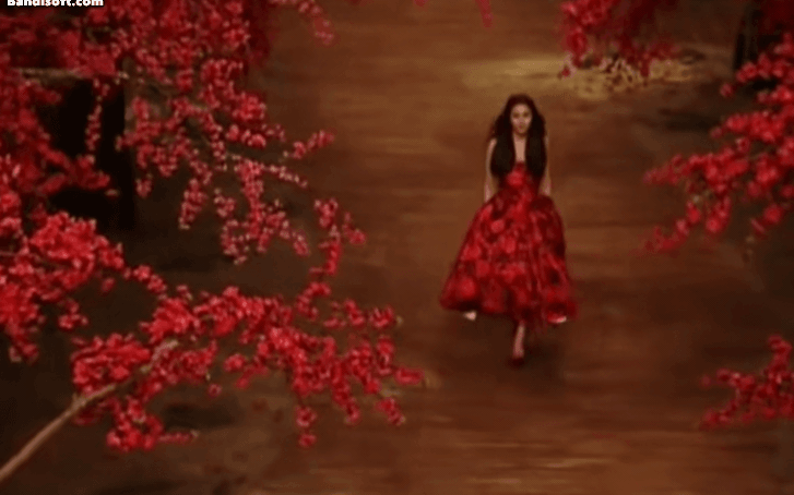 Việt Nam hiếm ai 17 tuổi đã ra dáng đại minh tinh như cô gái này, nhan sắc hơn cả chữ “trình” không thể chấm nổi