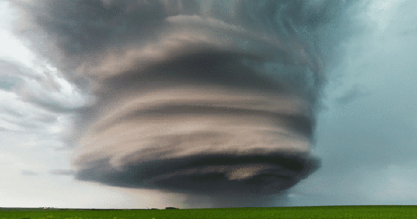 Siêu dông là gì mà có thể xuất hiện bất ngờ, gây ra sức tàn phá lớn chỉ trong chốc lát đến vậy? avatar1752980509270 17529805096812003036627 0 37 450 757 crop 1752980540718199087017gifpng