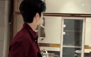 Độc lạ nam chính chỉ lên hình 18 giây: Tưởng được bênh lại nhận rổ gạch đá, bên ngoài đẹp mà lên phim xấu cay mắt