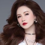 Nữ diễn viên Vbiz nói gì khi bị mỉa mai “4 đời chồng rồi còn đòi phát sáng sau ly hôn” avatar1753191474631 1753191475031902664896 0 0 314 600 crop 1753191517426920617034jpg