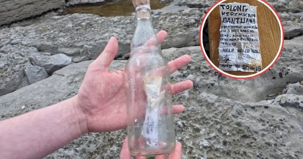 Bức thư trong chai trôi dạt vào bờ biển, nam thanh niên mở ra rồi bất ngờ với nội dung bên trong avatar1753836003142 1753836003526323910951jpg