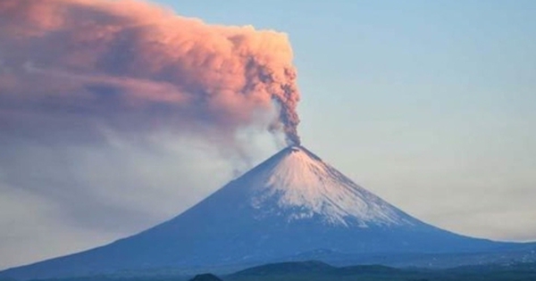 Núi lửa cao nhất Âu - Á phun trào sau trận động đất: Nga thông tin mới nhất avatar1753884012266 17538840126071657842210 0 72 270 504 crop 1753884041438764694385jpeg