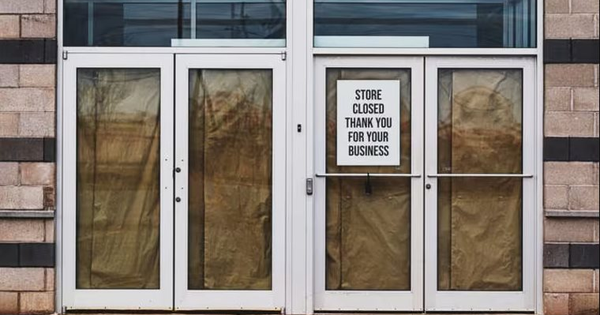 Hàng nghìn cửa hàng điện thoại đóng cửa vì không đủ tiền trả mặt bằng, những con phố sầm uất chìm trong ế ẩm avatar1754014952285 175401495261288405014png