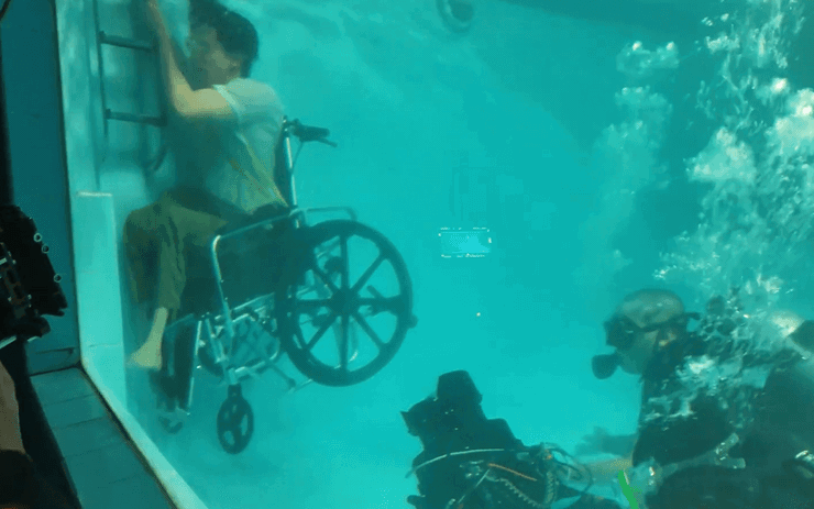 Cặp chị em Vbiz lặn suốt 20 tiếng chỉ để chụp một bức hình, thành quả tuyệt đối điện ảnh xem đã con mắt