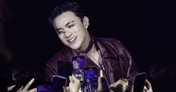 SOOBIN dạo này: Visual gây "sát thương cao", đi tới đâu fan mắc cỡ tới đó! avatar1754203094962 17542030952651527179150 0 0 1047 1999 crop 1754203471419404578280jpg