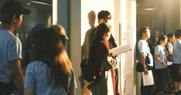 Hễ cặp đôi này chung khung hình là thế gian biến thành tranh vẽ, đến cái bóng cũng đẹp như xé truyện bước ra avatar1754391244252 17543912446741768690621 0 0 565 1080 crop 1754391309493904431506jpg