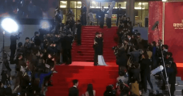 Phim Hàn hay điên người lập kỷ lục 14,5 tỷ view: Nam chính đẹp quá thể đáng, nữ chính trời sinh làm đại minh tinh avatar1754454694347 1754454694728173740118 24 0 437 789 crop 1754454910628458530008gifpng