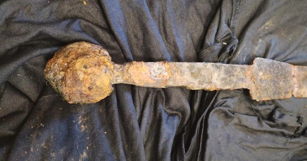 Đi câu cá, ngư dân vô tình kéo được kho báu quý giá trên sông avatar1754637817274 1754637818070864092336jpg