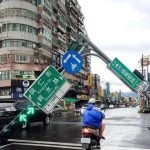 Bão Podul tiến sát bờ biển, Đài Loan (Trung Quốc) sơ tán khẩn cấp hàng trăm người avatar1755046942302 17550469426541433470872jpg