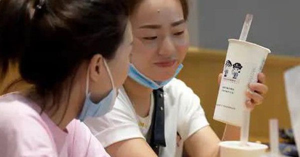 Nô nức đi uống "ly trà sữa đầu tiên của mùa thu" avatar1755047321626 1755047321909889179023 0 30 315 534 crop 17550473399721756805835jpg
