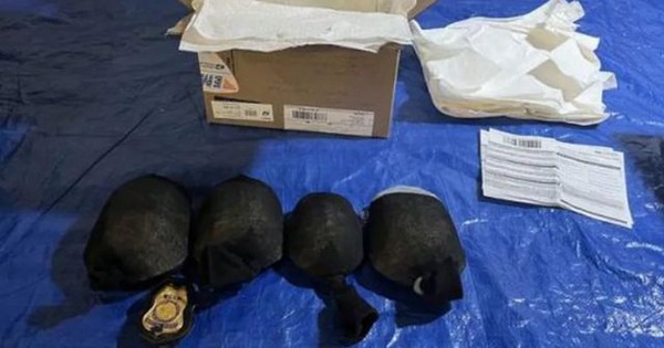 Bất ngờ kiểm tra kiện hàng của một người đàn ông, cảnh sát sốc trước cảnh tượng chưa từng thấy avatar1755060740411 1755060740731314862848jpg