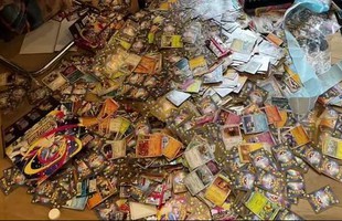Netizen phẫn nộ căn phòng trọ biến thành "mồ chôn" của vô số thẻ bài Pokémon avatar1755242611248 1755242611600445653989jpg