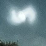 Nhìn lên bầu trời đêm người dân sợ hãi khi thấy luồng sáng kỳ lạ avatar1755245969272 17552459699901518782090 0 42 315 546 crop 1755245987080927242897jpeg