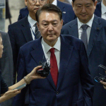 Vợ chồng cựu tổng thống Hàn Quốc bị tước đặc quyền truyền thống trong tù avatar1755333851474 17553338516981483435746png