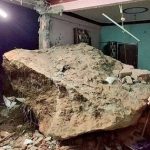 Tảng đá khổng lồ rơi trúng nhà dân, 5 người trong gia đình thương vong avatar1755666629504 1755666629866859781004 0 34 315 538 crop 17556666450001794608498jpg