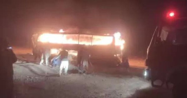 Tai nạn kinh hoàng khi xe buýt va chạm xe tải, ít nhất 76 người thiệt mạng avatar1755677733099 1755677733963871024057 0 39 397 674 crop 17556777805881090542016jpg