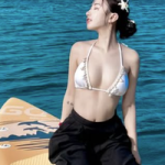 Fan cứng soi loạt hình ảnh nóng bỏng của "vợ quốc dân" Tiểu Hý, nghi ngờ gái xinh "co giãn" vòng 1 avatar1755750004562 17557500049231367093045png