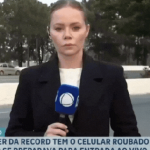 Khoảnh khắc nữ phóng viên bị cướp giật điện thoại ngay trên sóng trực tiếp avatar1755762786712 17557627872941091796818gifpng