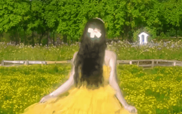 Mỹ nhân xinh nhất Mưa Đỏ: Ngoài đời là “vợ quốc dân” có 17 triệu fan, làm gì cũng tạo trend hot