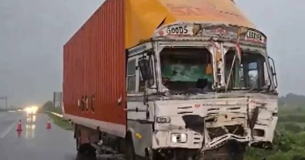 Xe tải đâm vào xe kéo khiến 8 người tử vong, 43 người bị thương avatar1756114349232 17561143498911645704822 0 15 315 519 crop 17561143634521169544409jpg