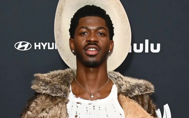 Rapper Lil Nas X phủ nhận 4 trọng tội, đã được trả tự do- Ảnh 1.