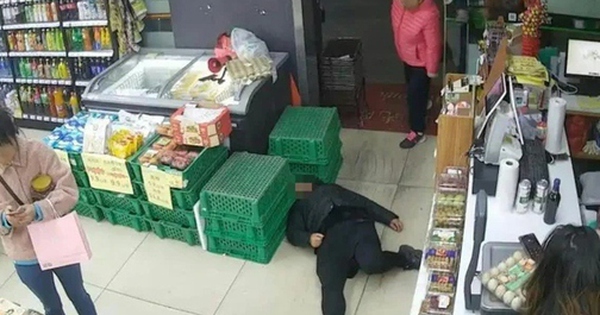 Cãi nhau với nhân viên cửa hàng tiện lợi, người phụ nữ ngã quỵ rồi tử vong avatar1756276633564 17562766340401558933423 0 24 315 528 crop 17562766541911412473485jpg