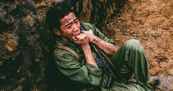 Rùng mình trước cảnh phim sốc nhất Mưa Đỏ: Nam diễn viên ăn rắn thật 100%, biết số lượng là sợ tới già avatar1756367937489 1756367938778627450 142 18 417 544 crop 1756368006711140675798png