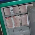 Đột kích nhà riêng của 1 cựu giám đốc bệnh viện, tịch thu hơn 4,2 tỷ đồng tiền mặt, 1,6 tỷ tiền tiết kiệm cùng nhiều tài sản khác avatar1756433038135 17564330386541349365358jpg