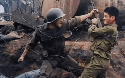 Mỹ nam gây sốc nhất Mưa Đỏ: Ác toàn diện vẫn không ai ghét nổi, lên hình vài phút mà cả triệu người vỗ tay