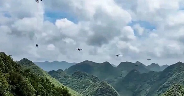 Kỳ tích công nghệ gọi tên Trung Quốc: Không cần con người, drone nhấc ‘ngon ơ’ 180 tấn vật liệu lên lưng trời, nhanh gấp 10 lần thông thường, giảm 80% chi phí, bảo vệ hàng nghìn cây xanh avatar1756525777825 1756525784456345864436jpg