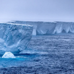 Tảng băng trôi nặng 1,1 nghìn tỷ tấn, tương đương 21 triệu con tàu Titanic huyền thoại, đang vỡ vụn từng ngày avatar1756968347354 1756968347616661833125png