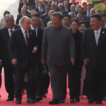 Đài CCTV bắt trọn khoảnh khắc ông Putin và ông Tập bàn chuyện 'sống 150 tuổi' trên thảm đỏ lễ duyệt binh avatar1756975576403 17569755768021577062318png