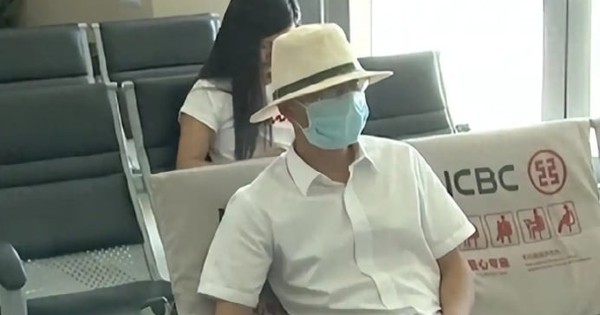 Khách gửi 11 tỷ đồng tiền đền bù đất vào ngân hàng, 1 năm sau lãi hơn 369 triệu nhưng đến rút thì bị từ chối, nhân viên khẳng định: “Chúng tôi chỉ làm theo hợp đồng” avatar1756994886574 17569948869121302228153jpg