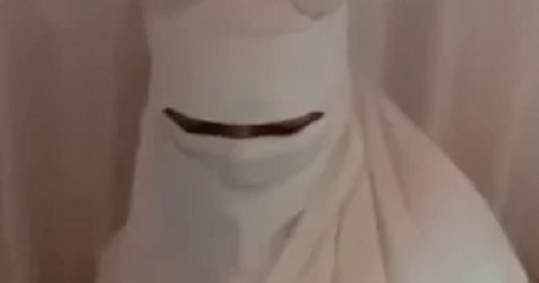 Đang tổ chức đám cưới, chú rể suýt ngất xỉu khi thấy nhan sắc cô dâu avatar1757147137669 17571471386231030965258 0 28 315 532 crop 1757147158557965295450png