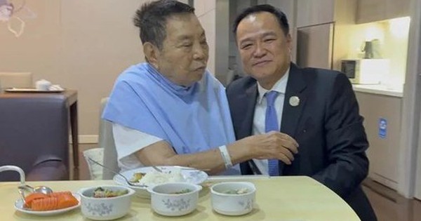 Hình ảnh tân thủ tướng Thái Lan quỳ gối bên cha sau khi đắc cử avatar1757160174685 1757160175339234710673 0 10 315 514 crop 17571601860541057610899jpg