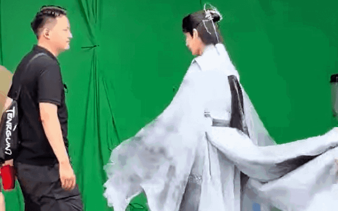 Hình ảnh chưa từng lên sóng của “mỹ nam cổ trang số 1 Trung Quốc” vừa ngã lầu tử vong gây đau xót nhất lúc này