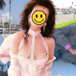 Sao nữ Vbiz bốc lửa vạn người mê: Nay thần kinh không ổn định, lang thang xin ăn ở Mỹ avatar1757744984465 1757744985061896660065 0 0 612 1170 crop 1757745363579785142123png