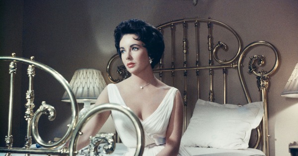 Phía sau 8 lần cưới hỏi của nữ minh tinh mắt tím: Bi kịch, kim cương và những cuộc tình ngang trái avatar1757813317574 1757813318133126537610 0 0 1047 1999 crop 1757813411203905518687jpg