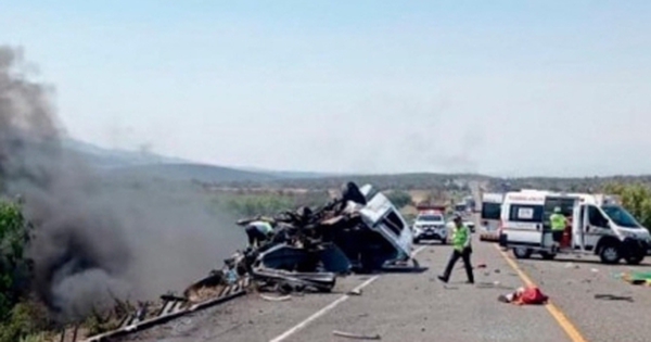 Tai nạn thảm khốc ở Mexico, ít nhất 15 người thiệt mạng avatar1757836252881 17578362531171453843085 0 165 271 598 crop 1757836284667631340569jpeg