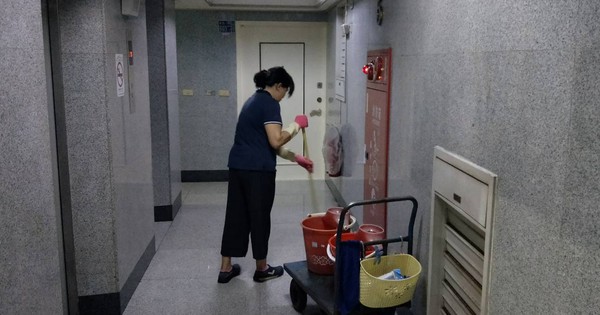 Cơn sốt ứng tuyển vào làm nhân viên vệ sinh tại một siêu thị: 132.000 người đăng ký, hệ thống nộp đơn tắc nghẽn, tỷ lệ đỗ chỉ 0,7% avatar1758092384926 17580923852791210972761 0 55 771 1289 crop 17580923990801481836216jpg